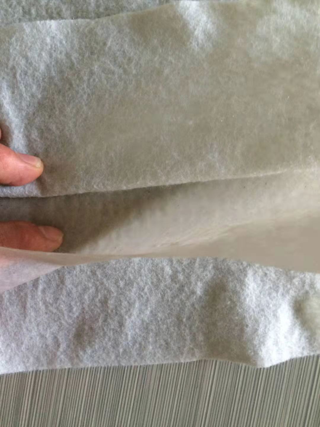 河南洛陽(yáng)長(zhǎng)絲土工布在鐵路工程建設(shè)中有什么應(yīng)用？